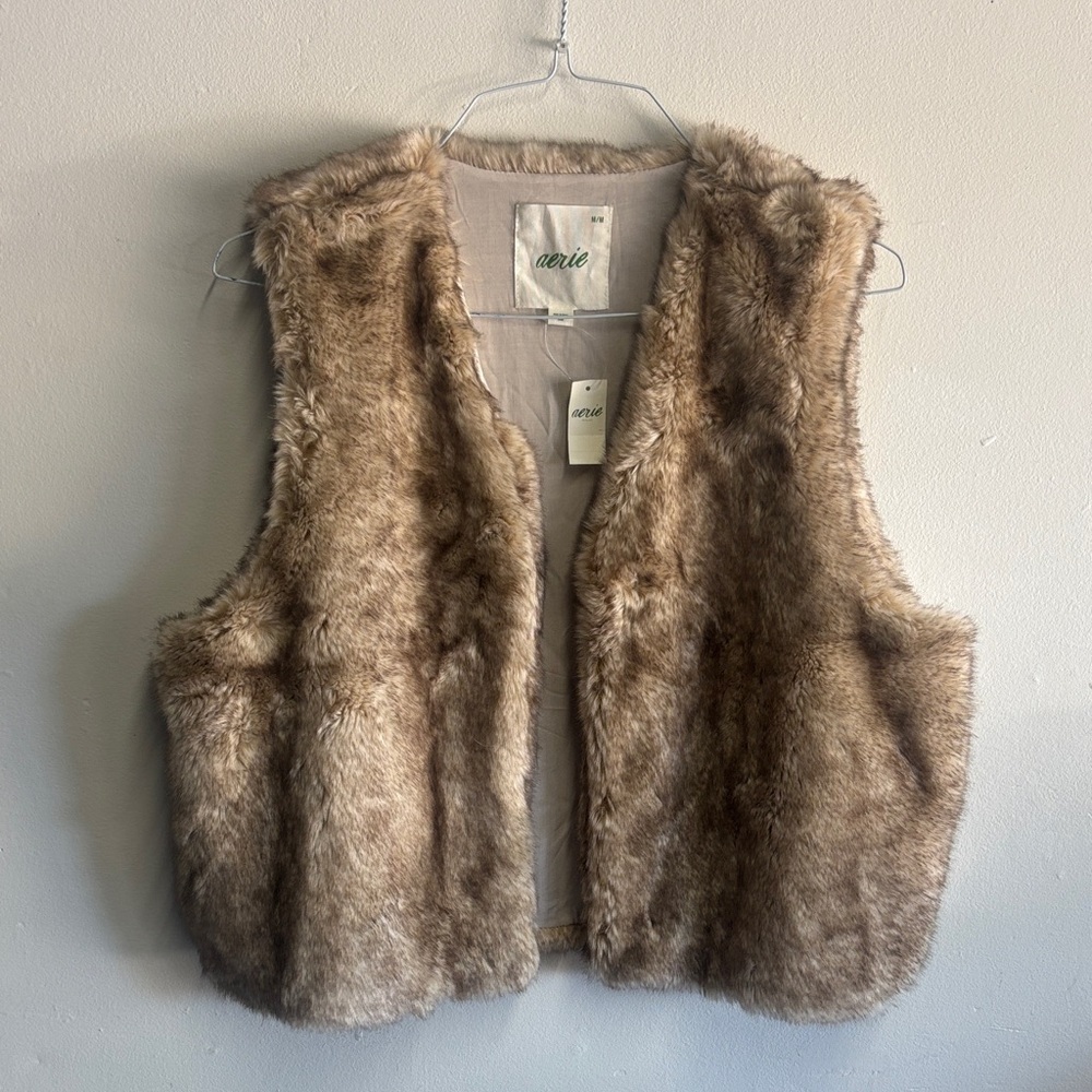 Aerie Faux Fur Vest NWT Size M Cozy Neutral Brown Fall Winter